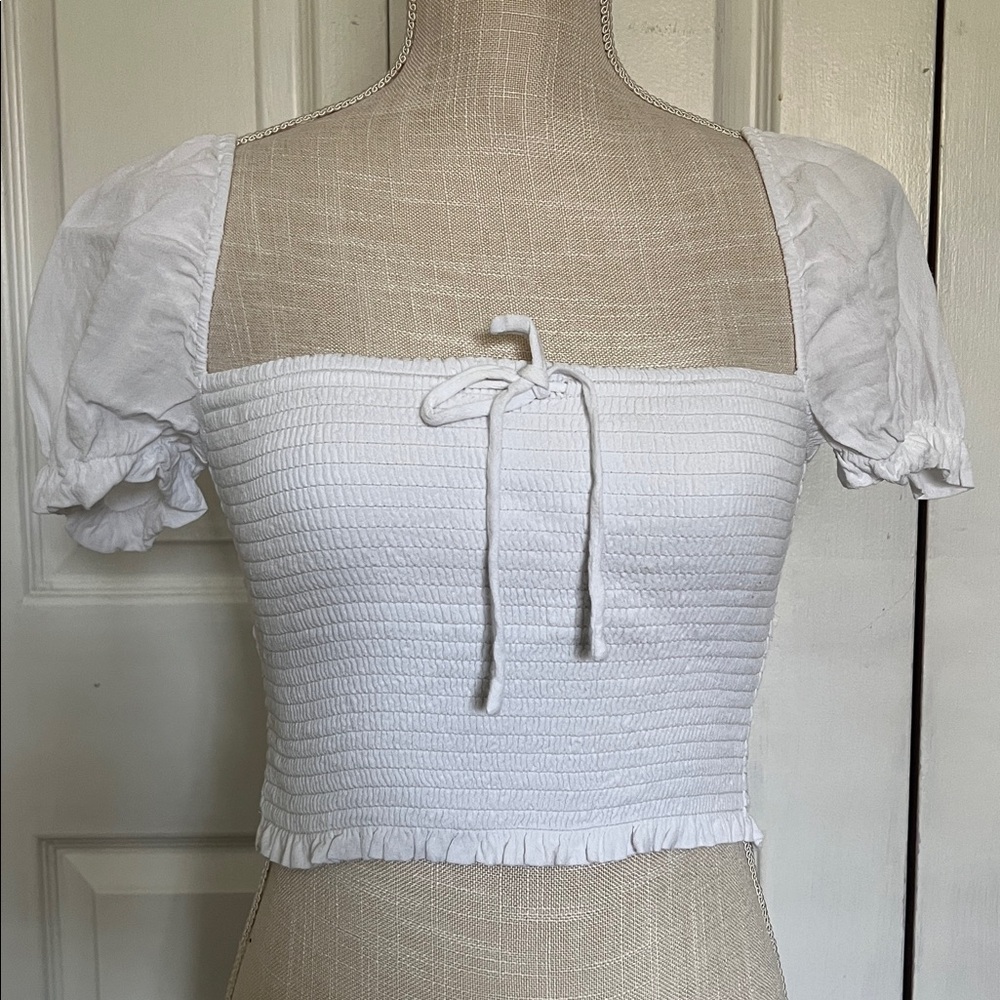 Wilfred White Textured Crop Top